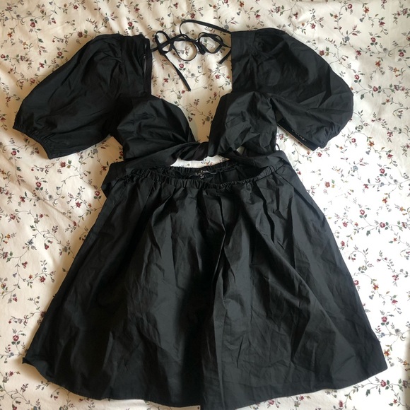Lulus Dresses & Skirts - Lulus Puff Sleeve Little Black Dress Medium
